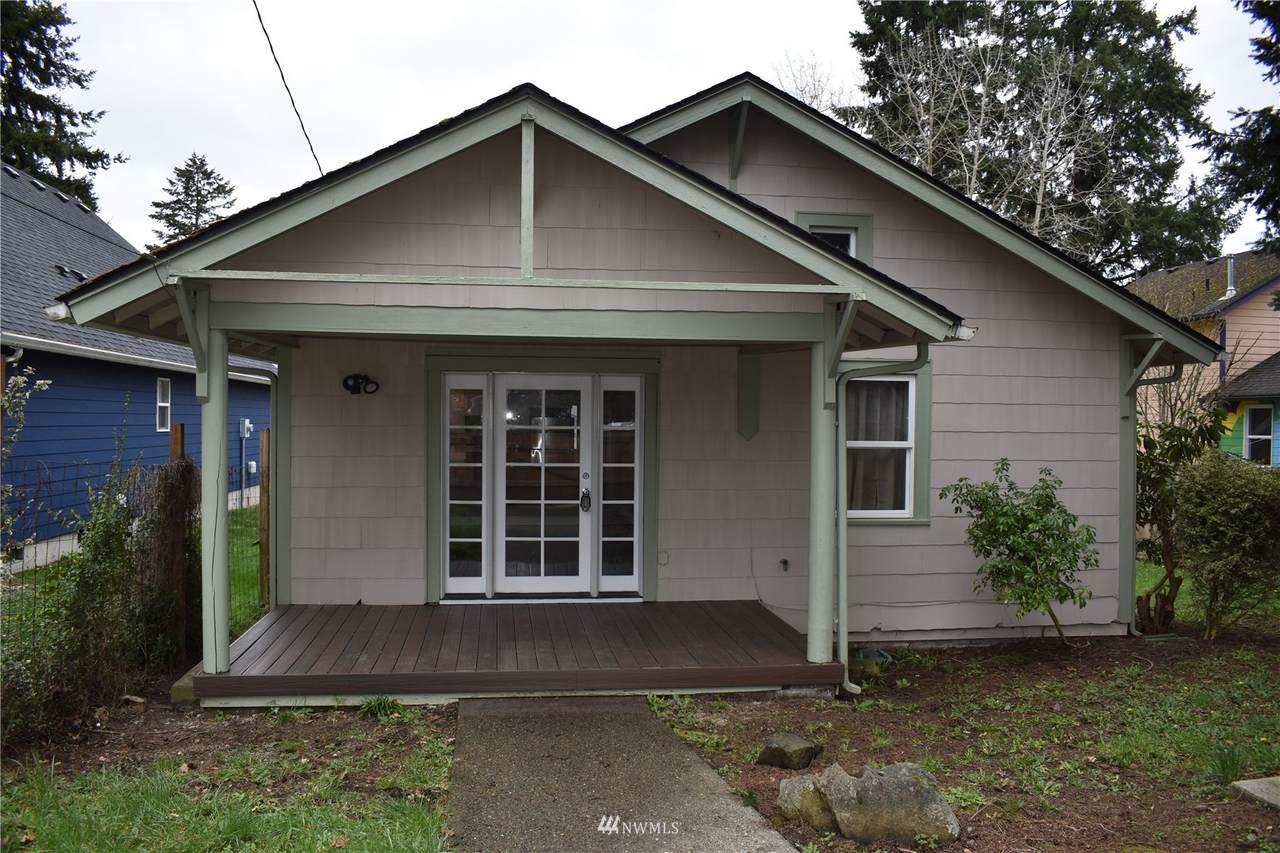424 Cushing Street - Photo 1