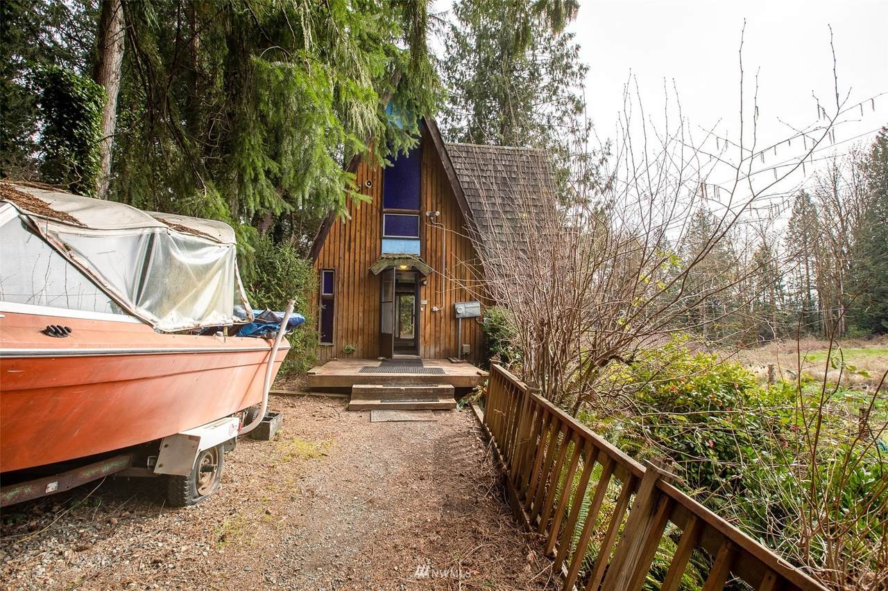 16360 194th Avenue - Photo 1
