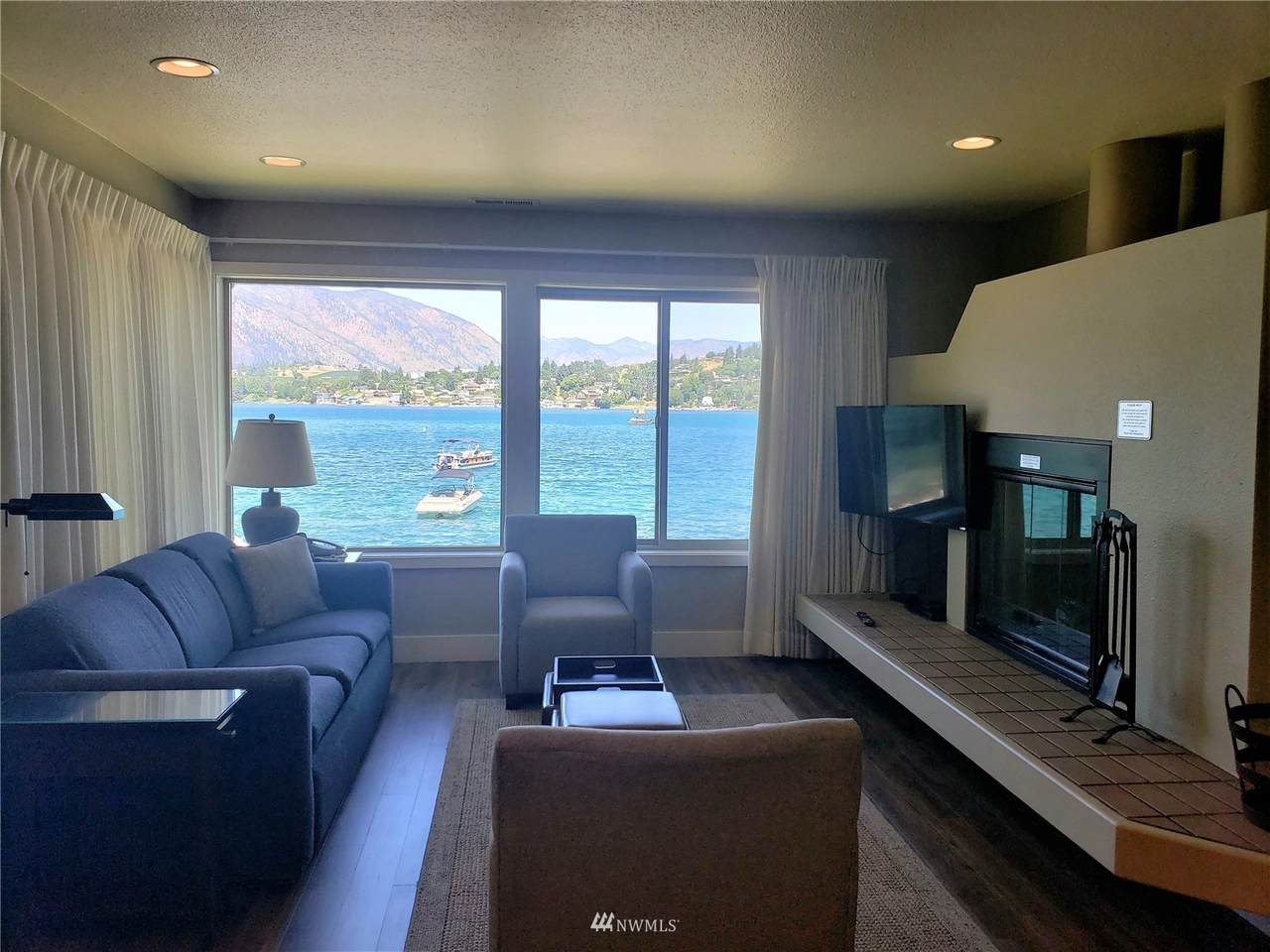 1 Beach 560-D - Photo 1