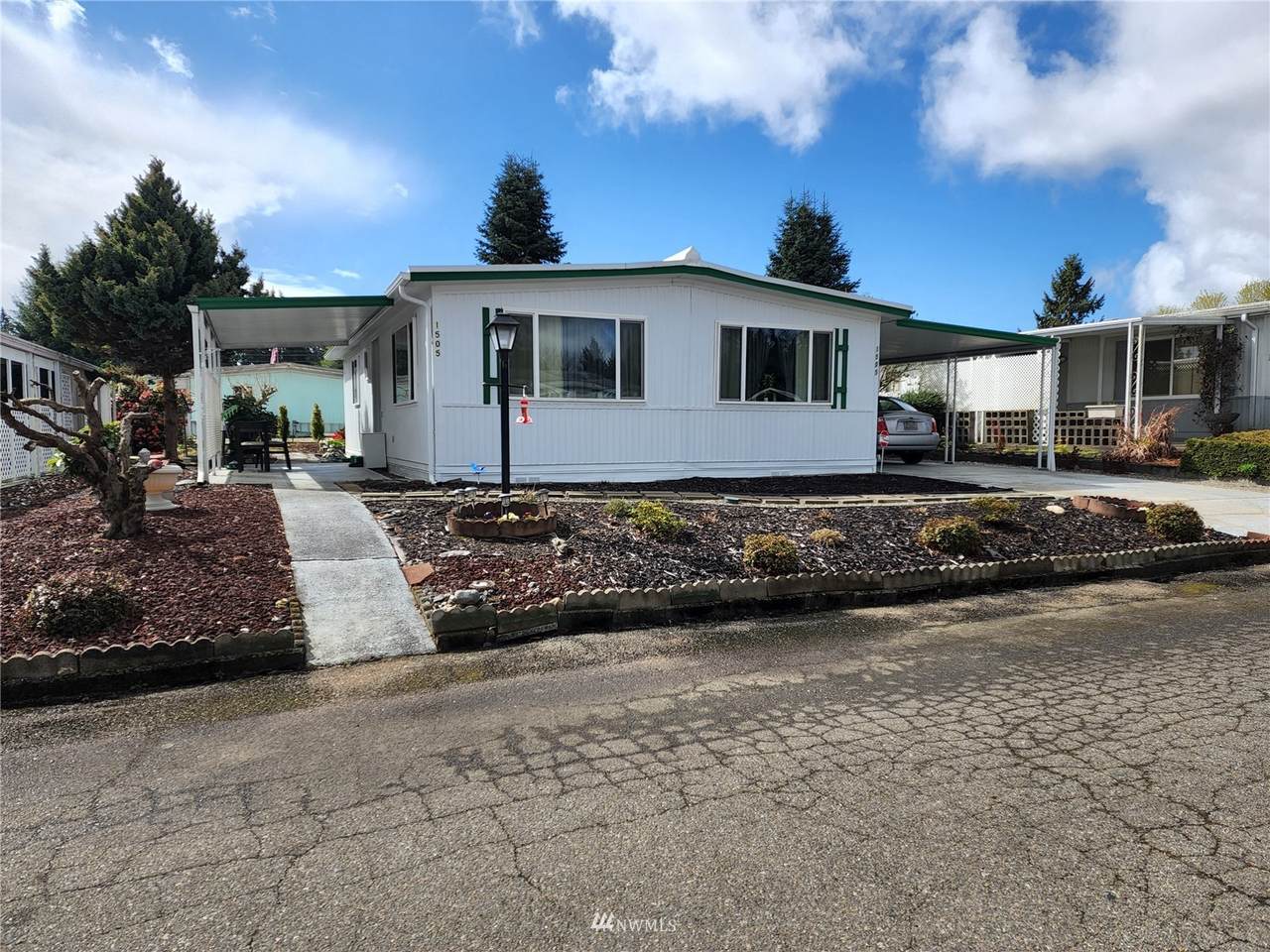 1505 Alonda Lane - Photo 1