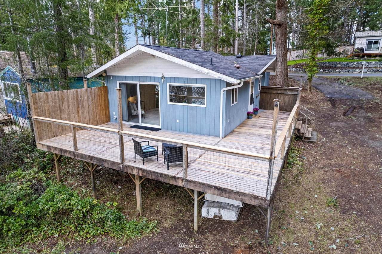 1672 Treasure Island Drive - Photo 1