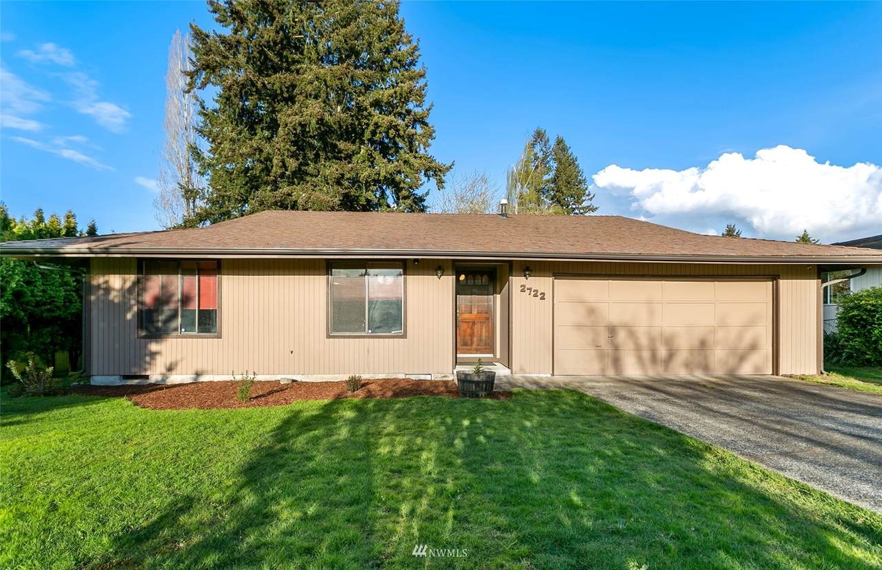 2722 Cambridge Drive - Photo 1