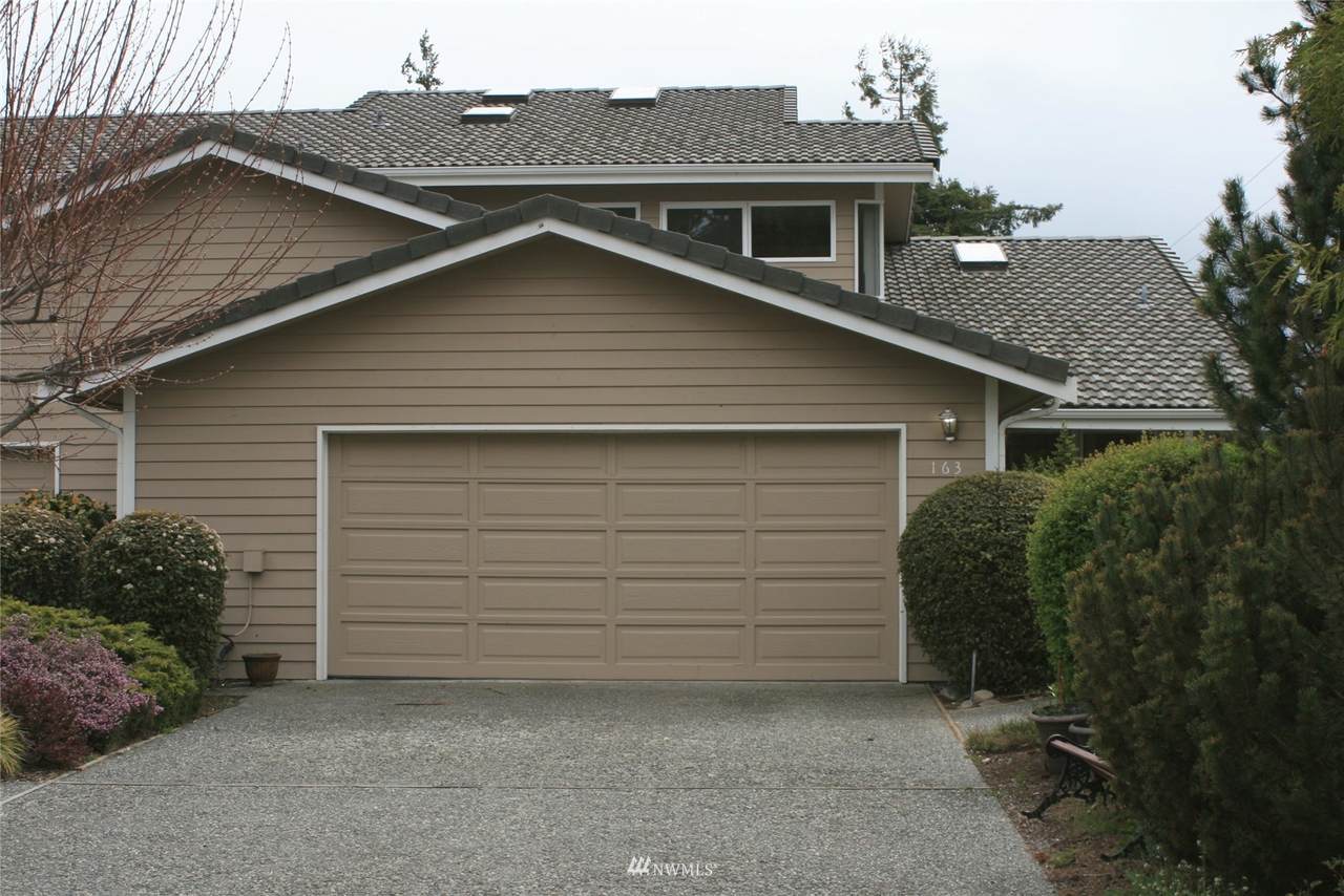 163 Hilltop Drive - Photo 1