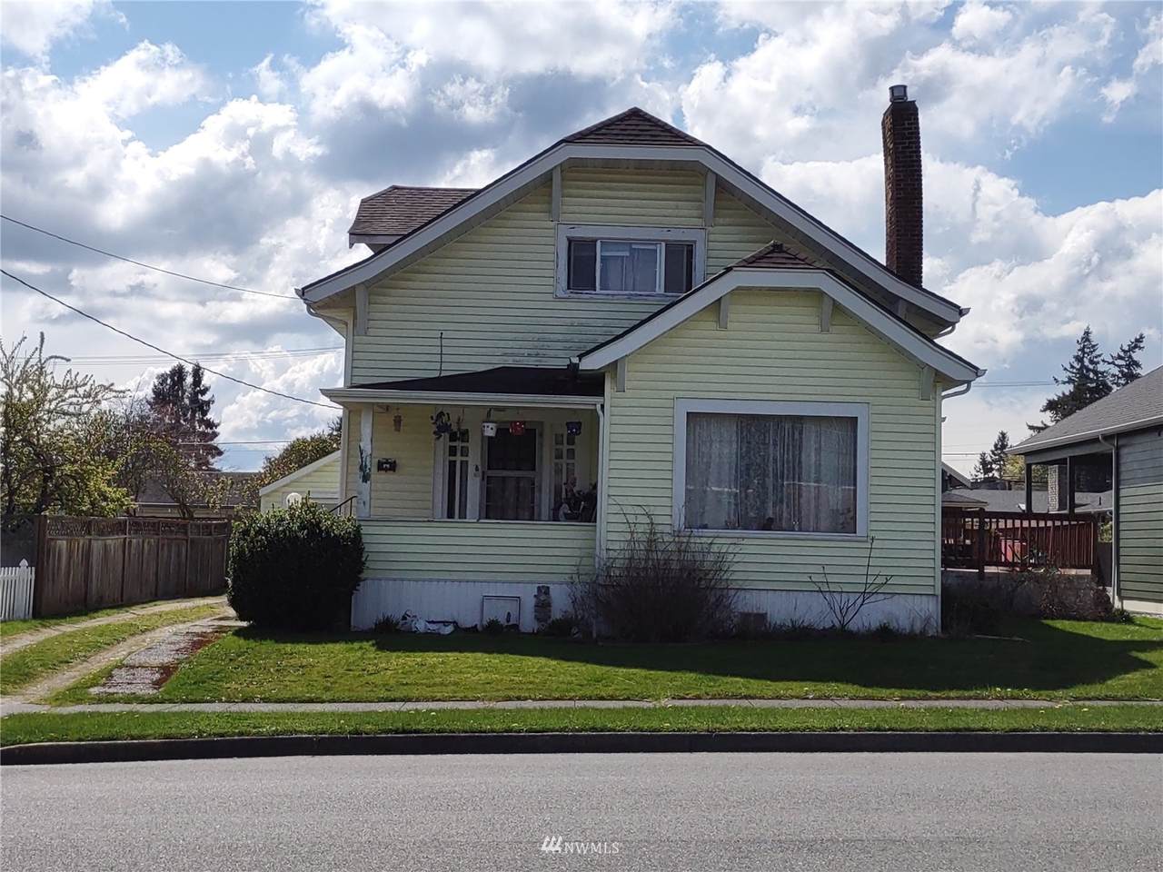 1207 10th Street - Photo 1