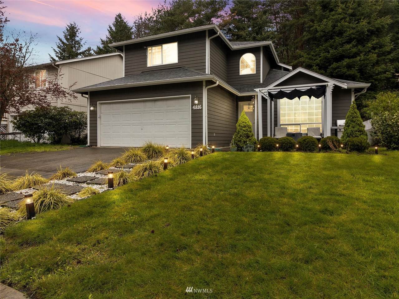 4816 50th Avenue - Photo 1