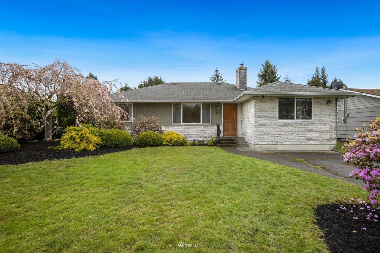 2131 Highland Street - Photo 1