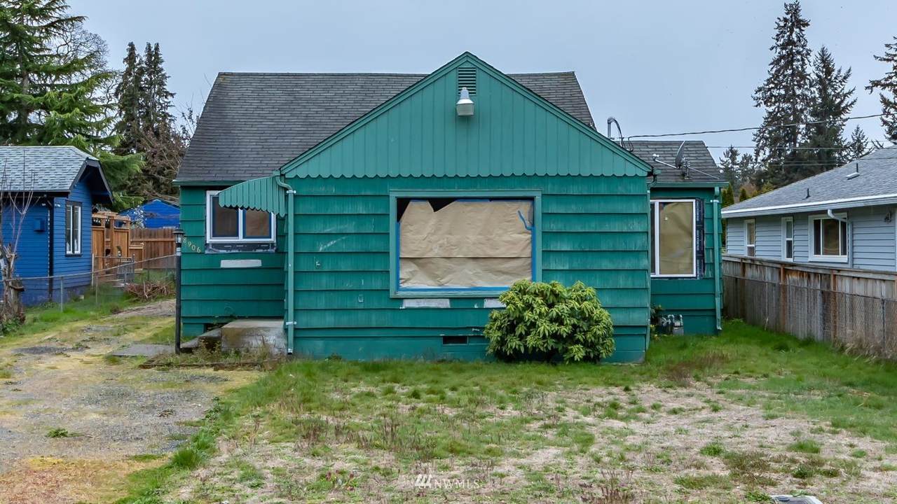 8906 Forest Road - Photo 1