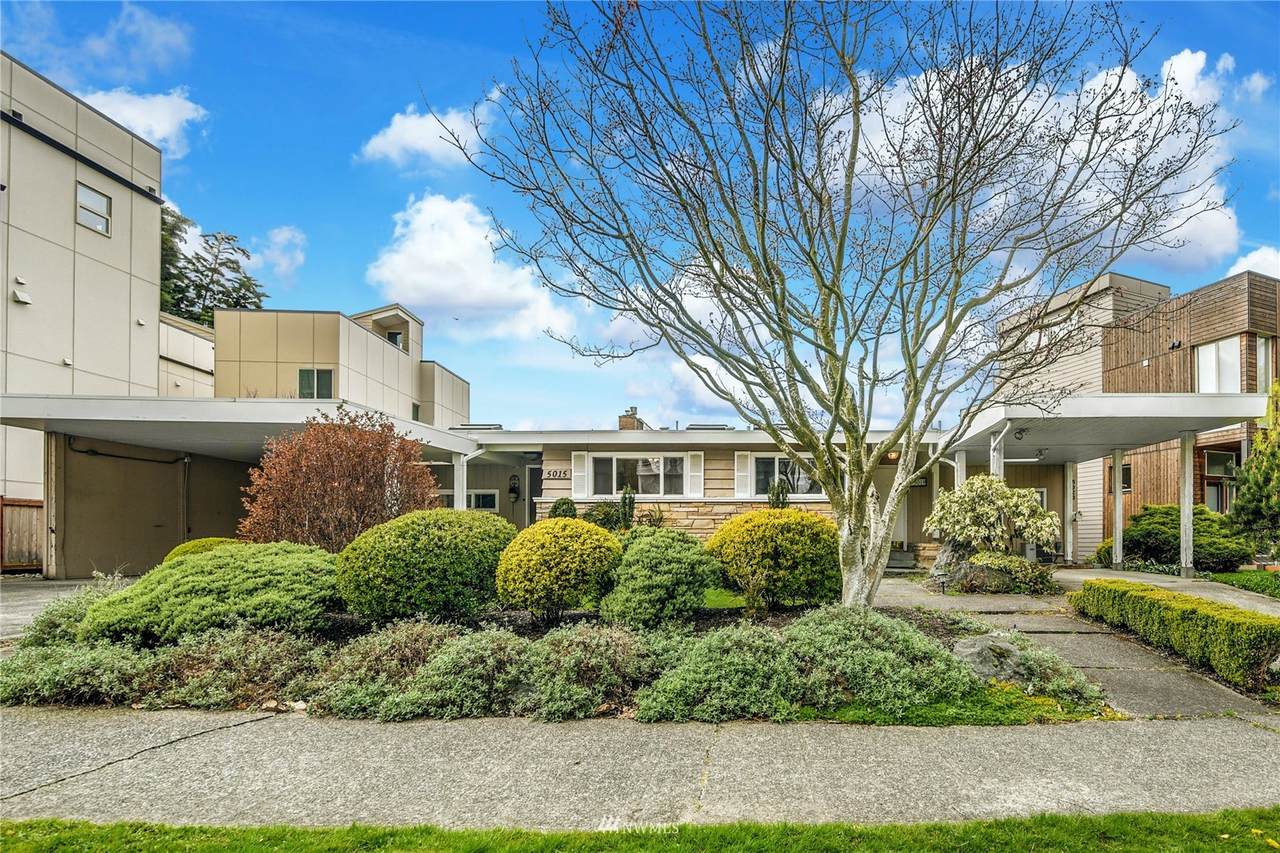 5015 44th Avenue - Photo 1