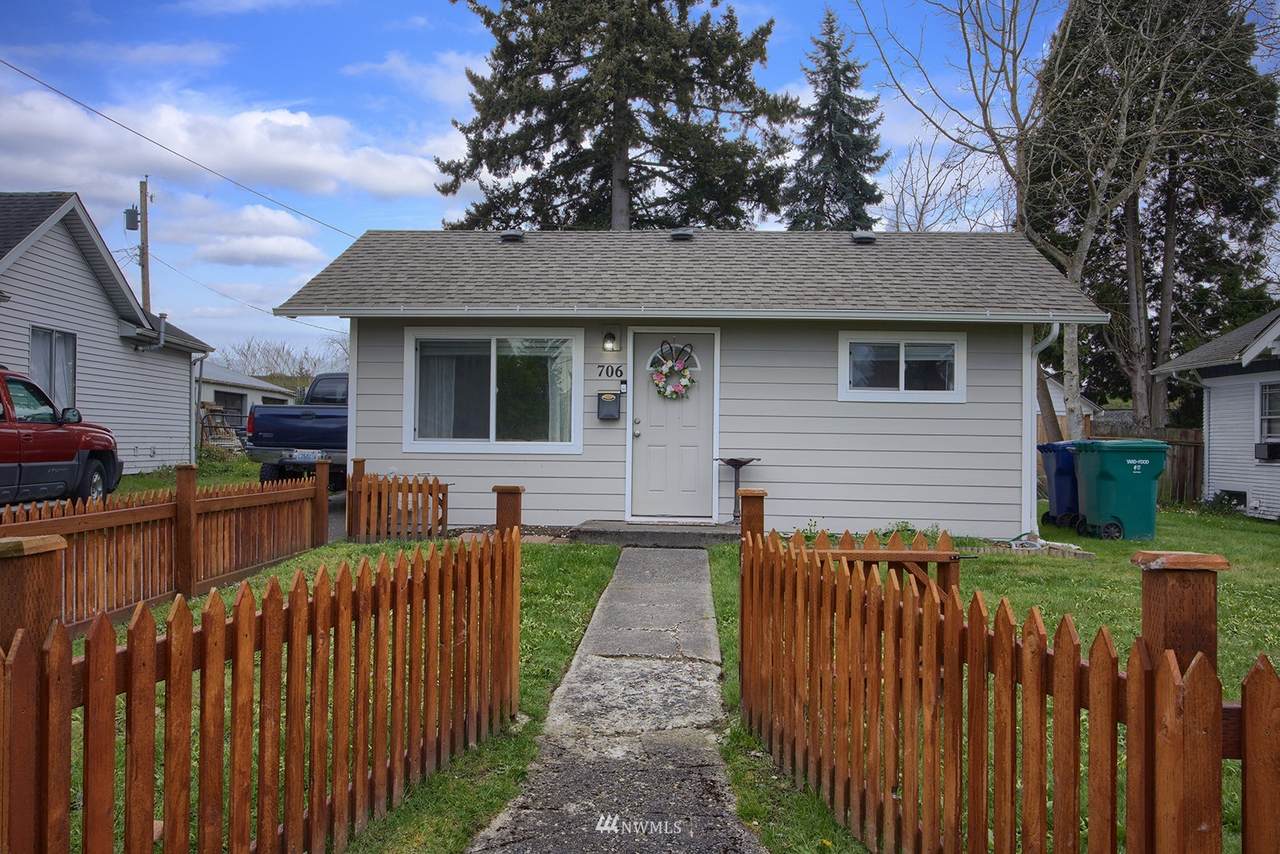 706 4th Street - Photo 1