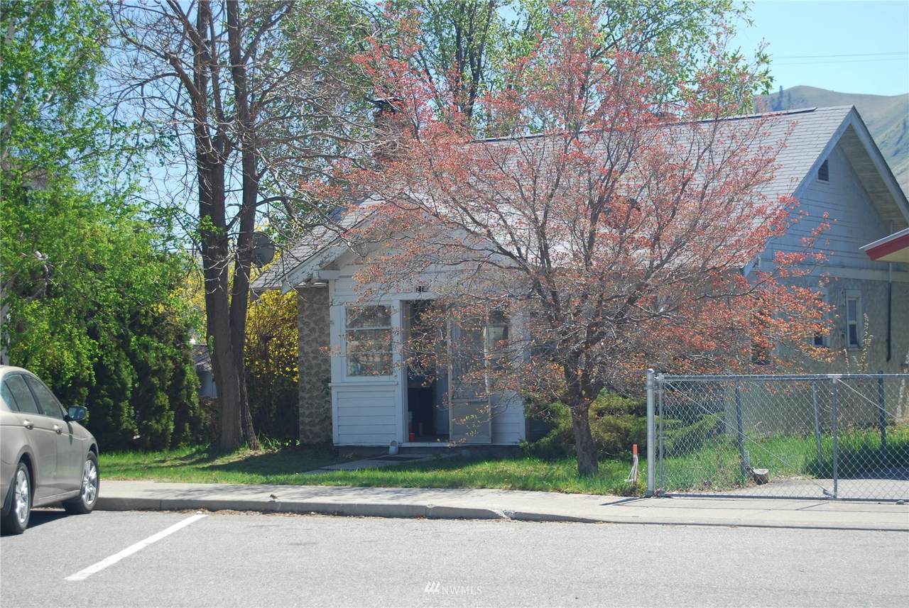 214 Chelan Avenue - Photo 1
