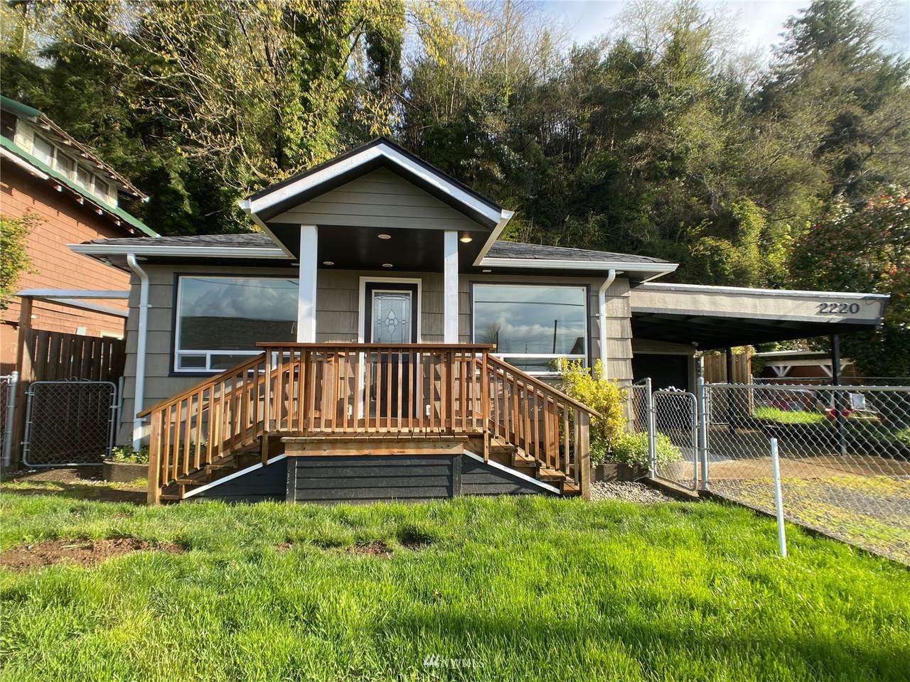 2220 W 5th St - Photo 1