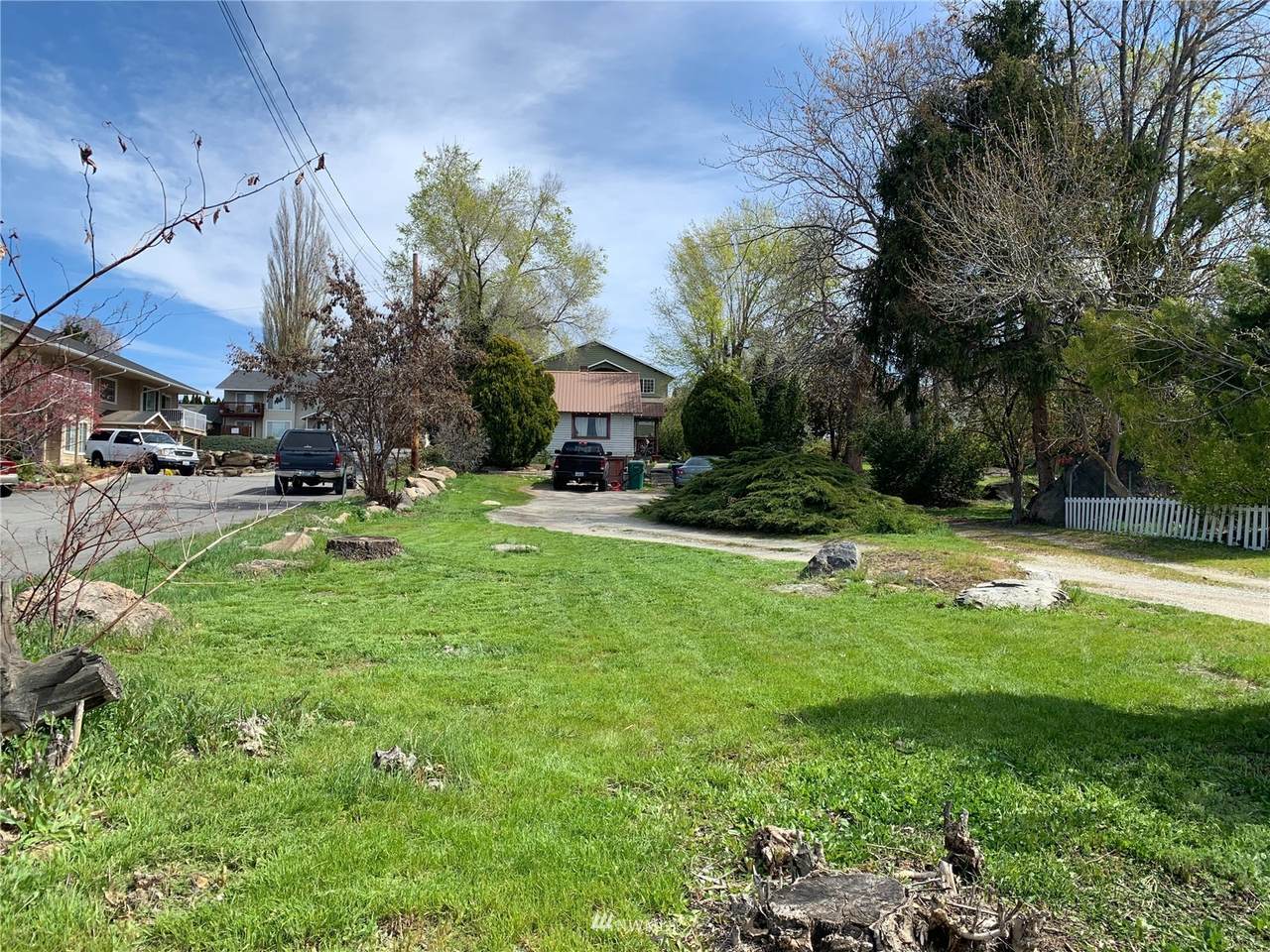1007 Baker Avenue - Photo 1