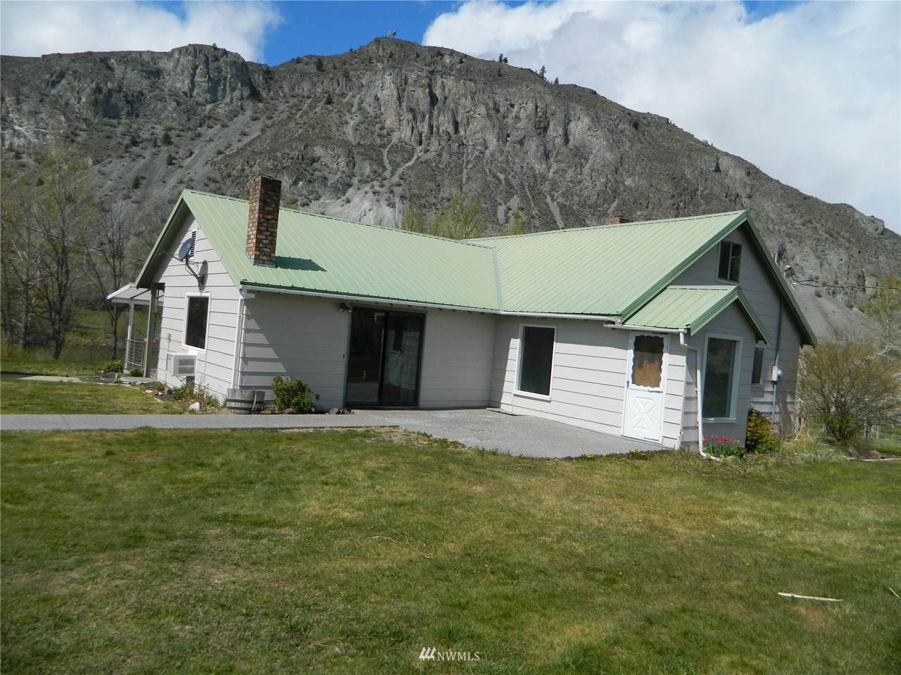 31663 Highway 97 - Photo 1