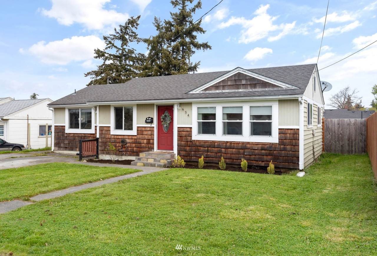 654 6th Avenue - Photo 1
