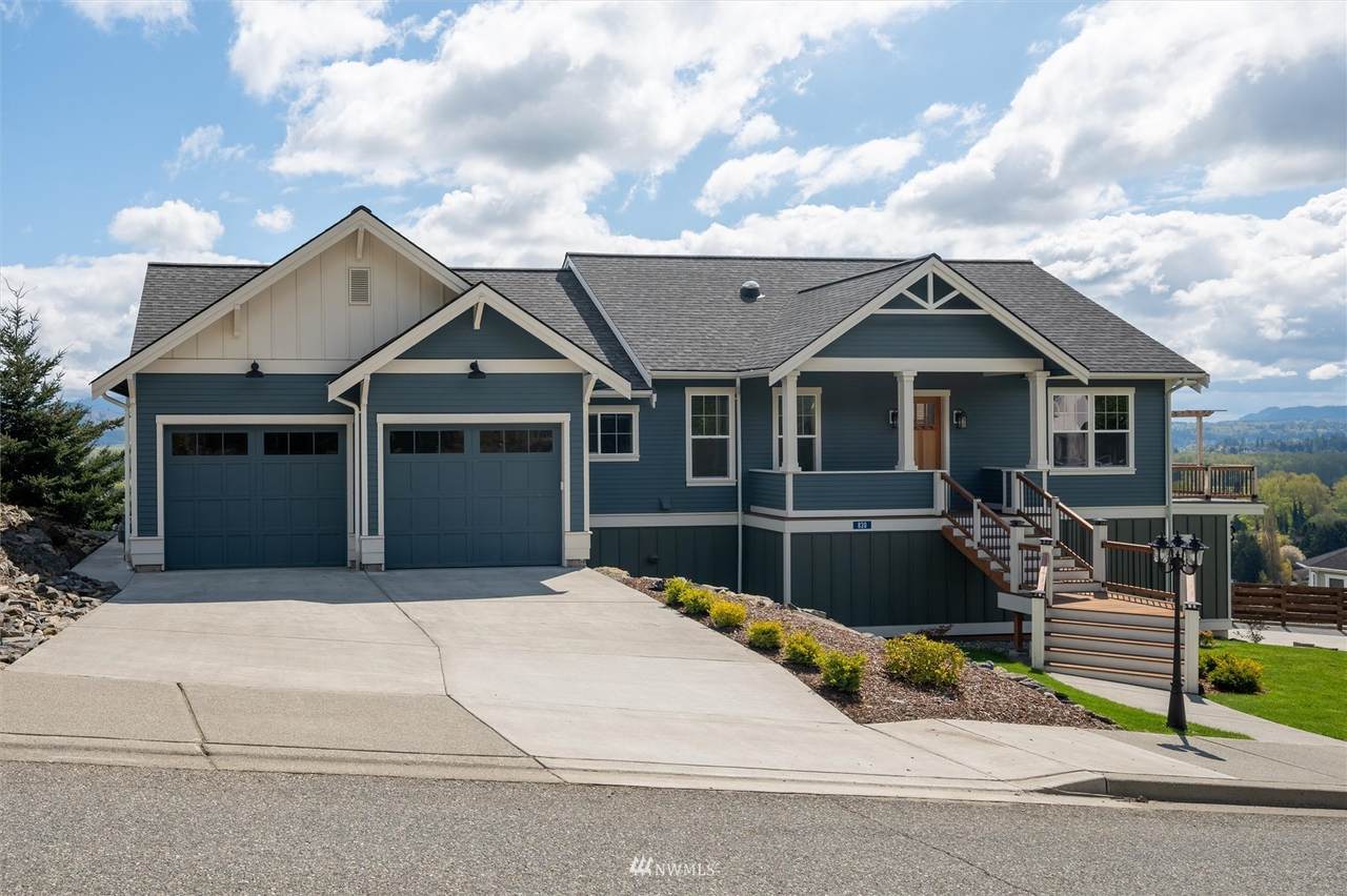 830 Burlington Heights Drive - Photo 1
