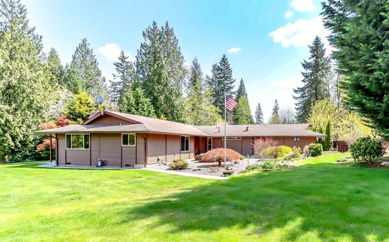 16604 190th Avenue - Photo 1