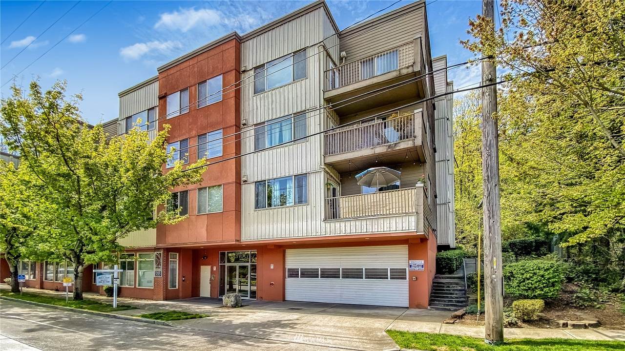 3213 Harbor Avenue - Photo 1