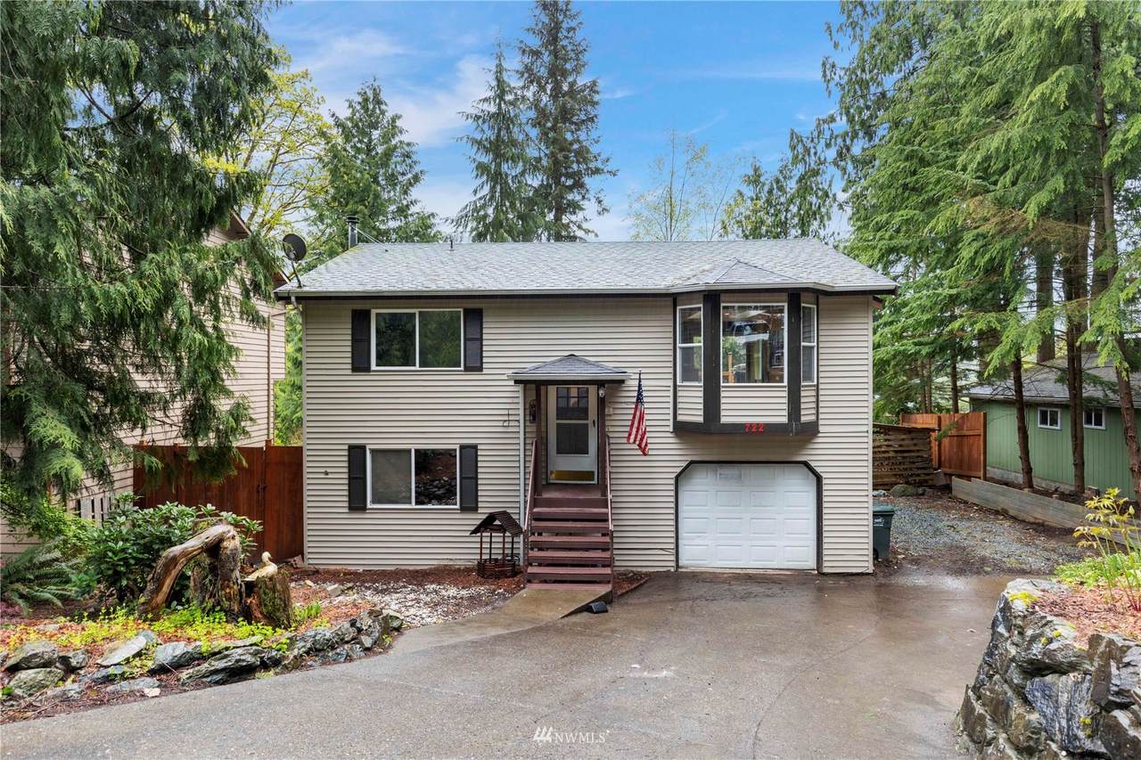 722 Fernhaven Lane - Photo 1