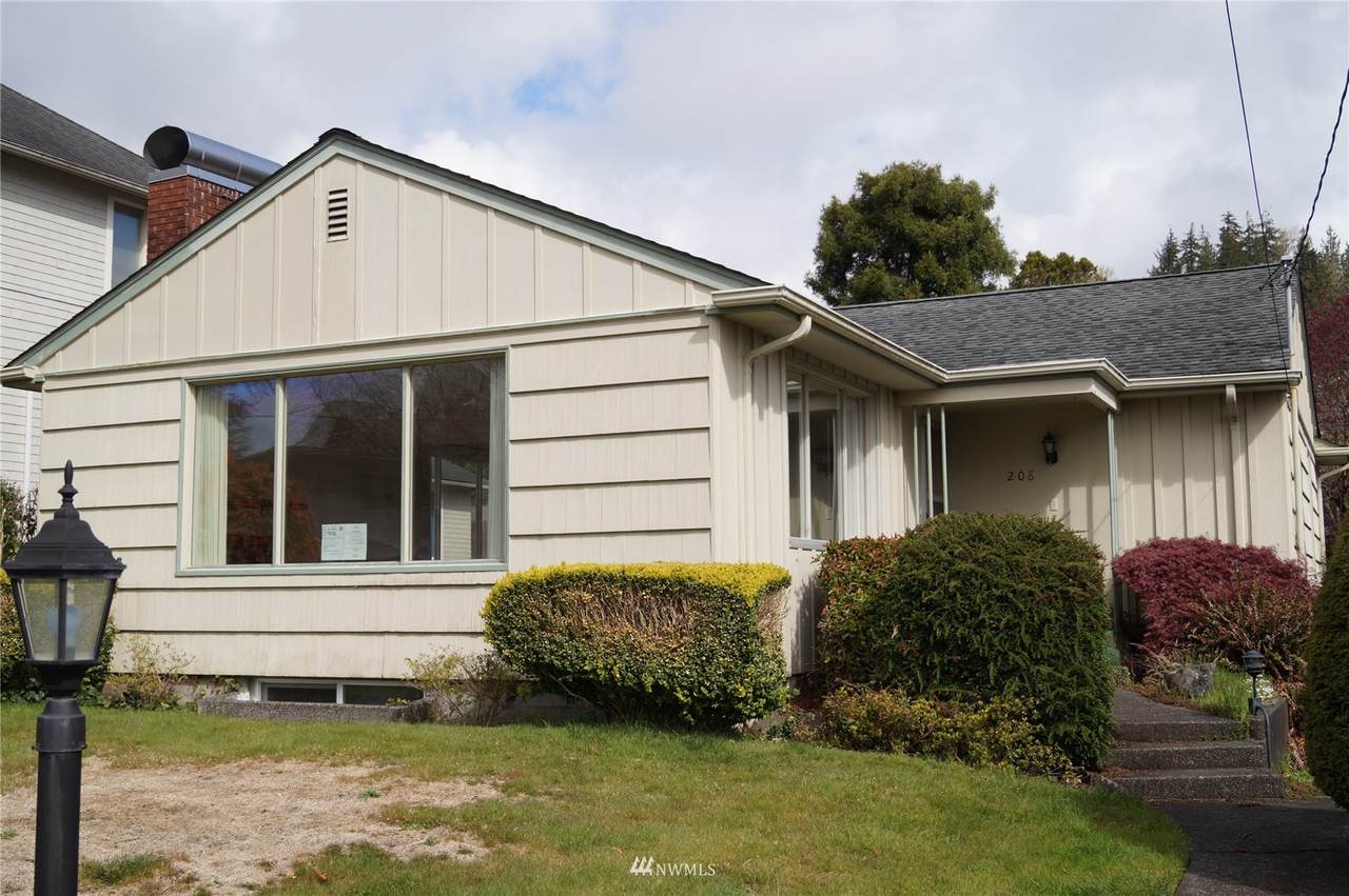 208 8th Street - Photo 1