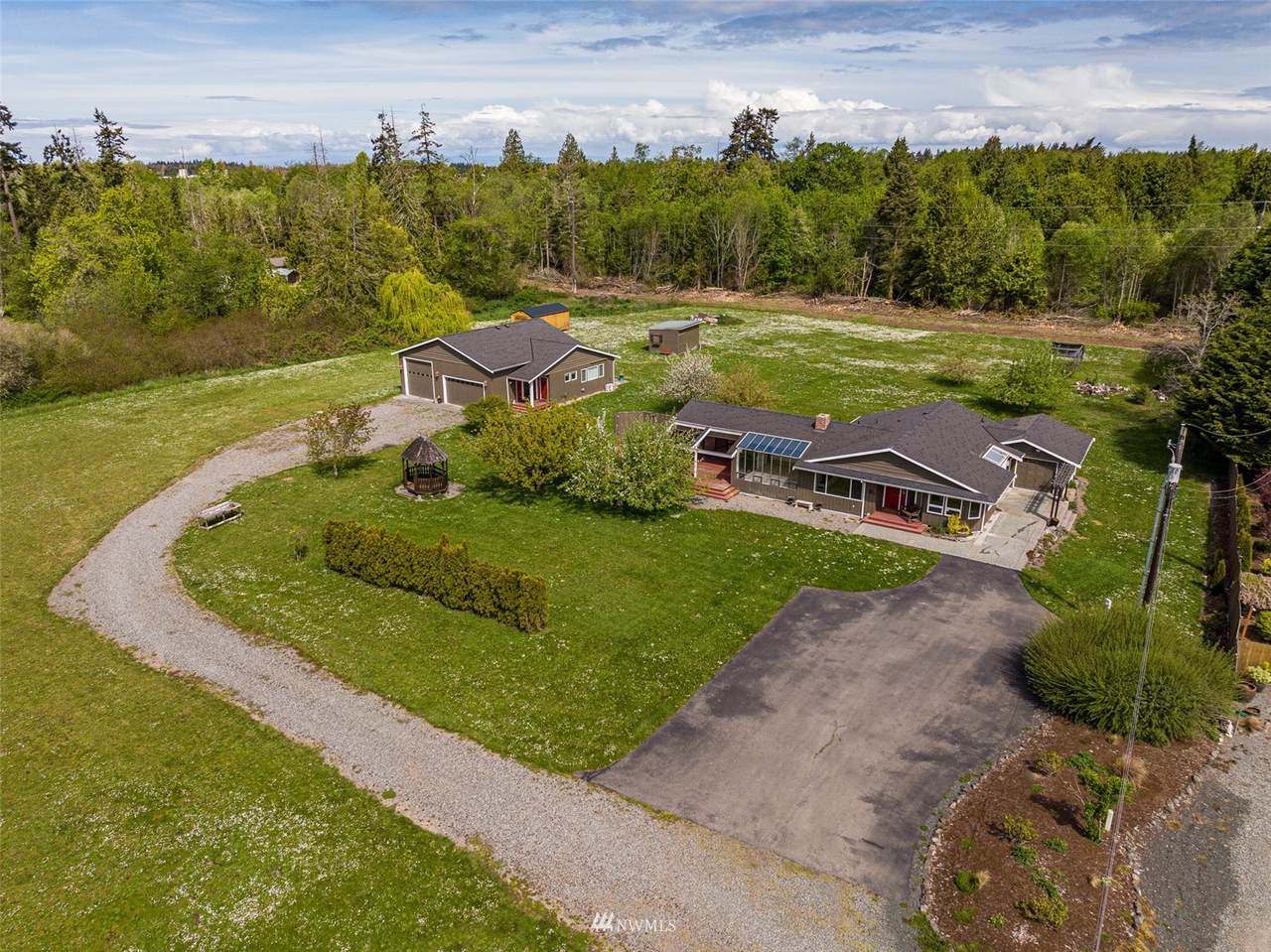 191 193 Country Lane - Photo 1