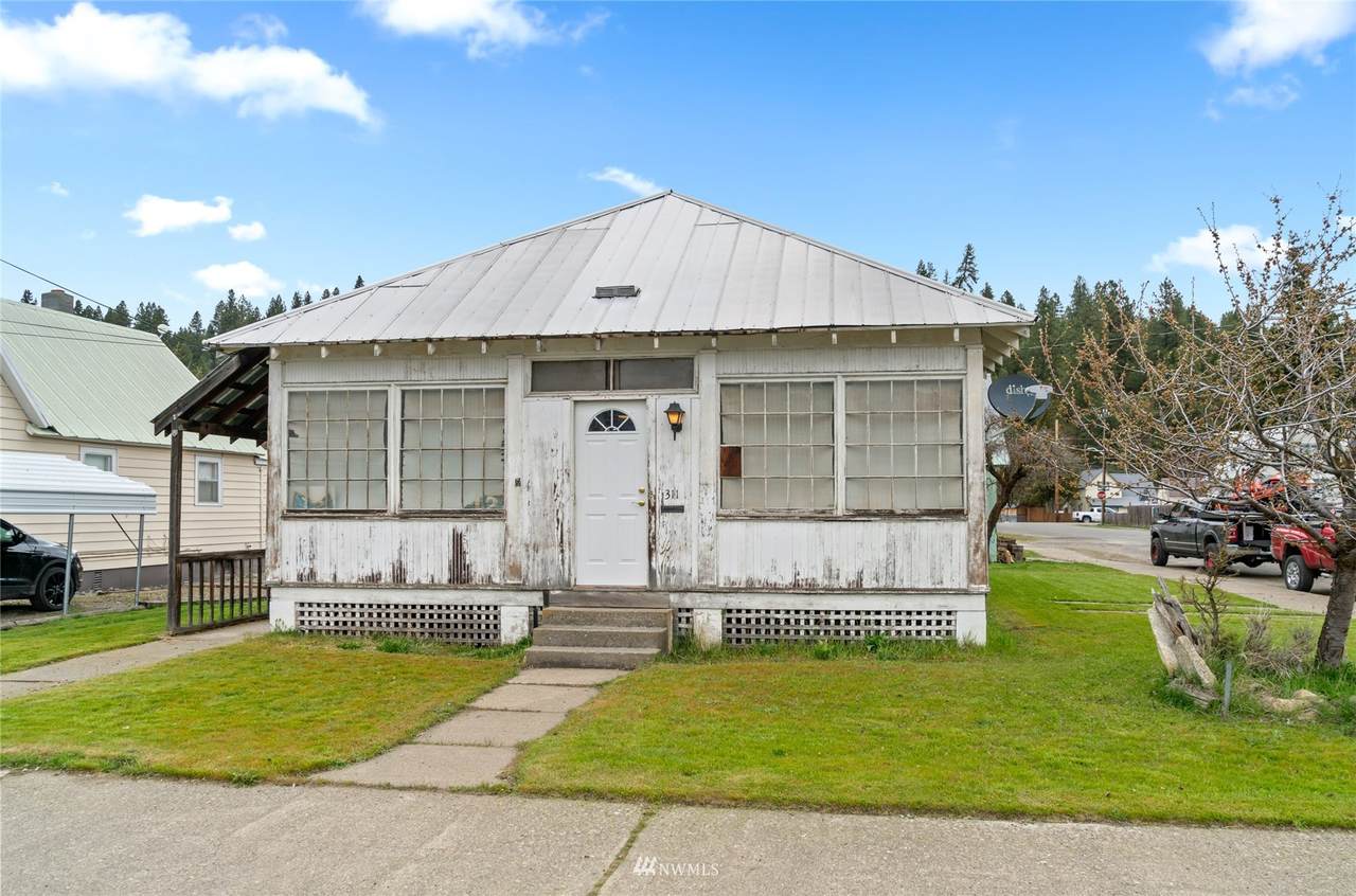 311 2nd Street - Photo 1