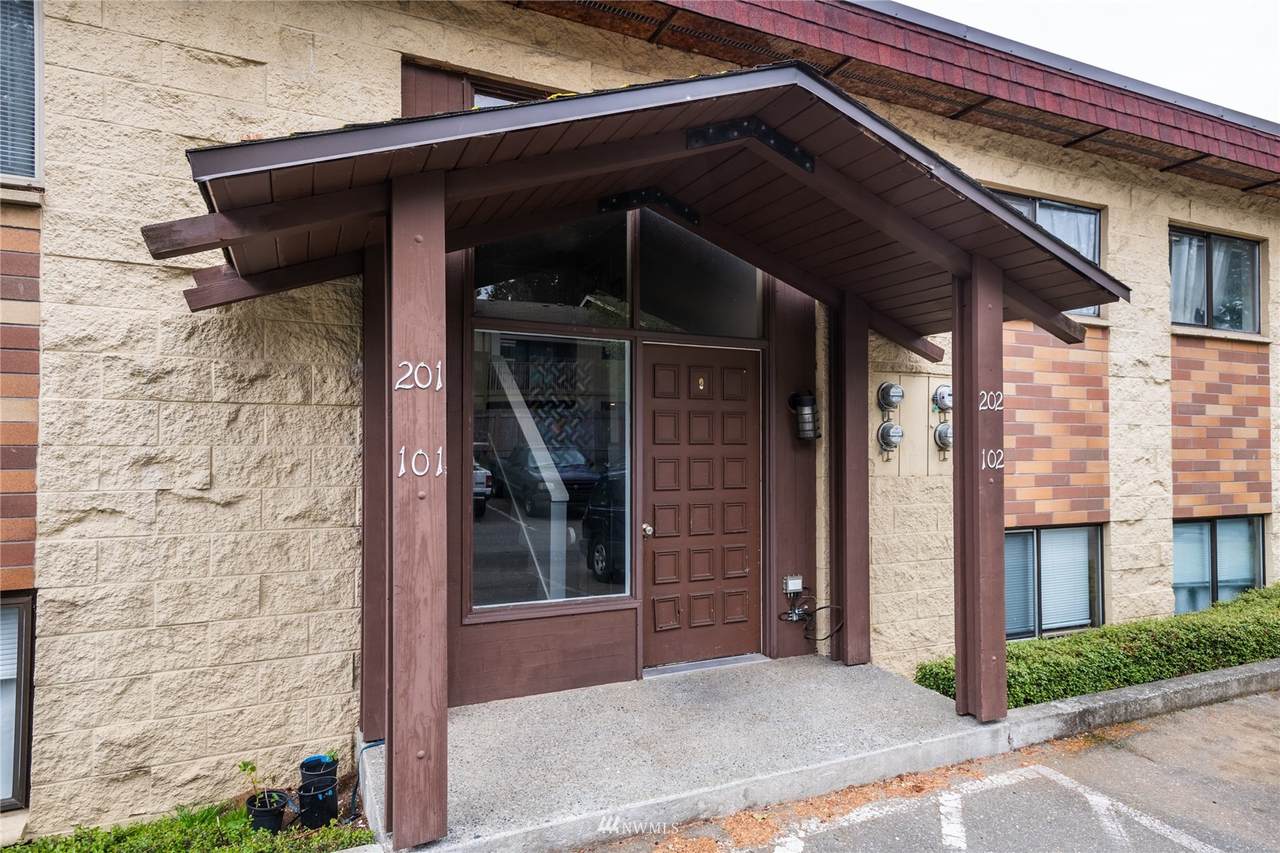 51 Columbia Drive - Photo 1