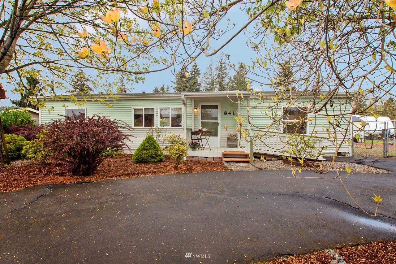 841 Nottingham Drive - Photo 1