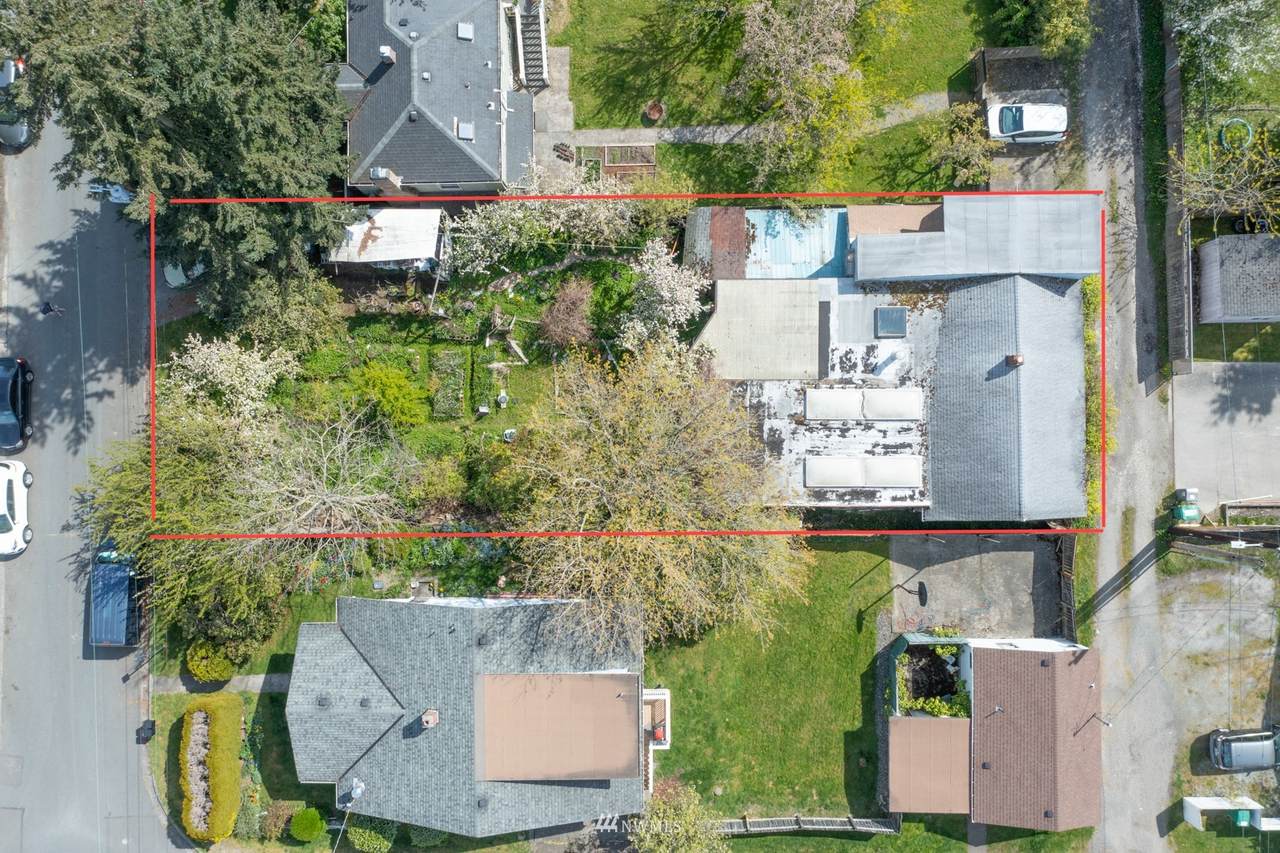 8757 Palatine Avenue - Photo 1