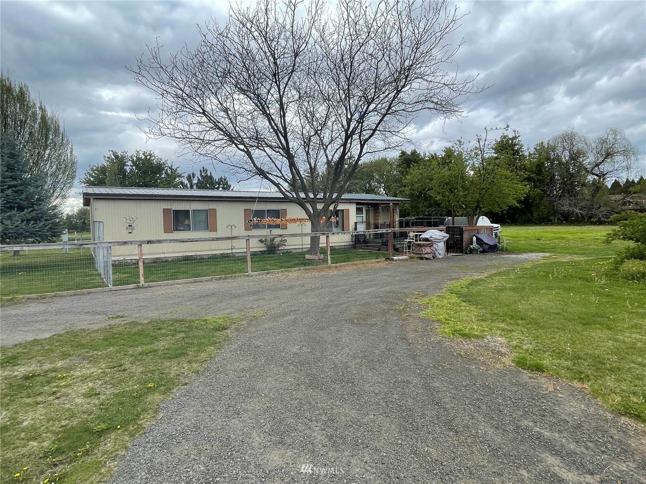 724 Mcbeth Road - Photo 1