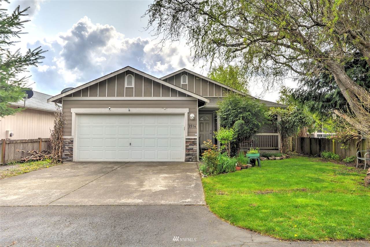 2514 169th Street - Photo 1