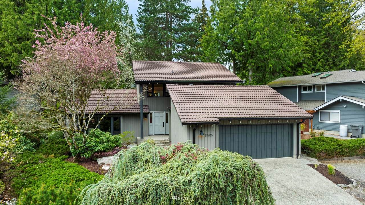 2505 183rd Avenue - Photo 1