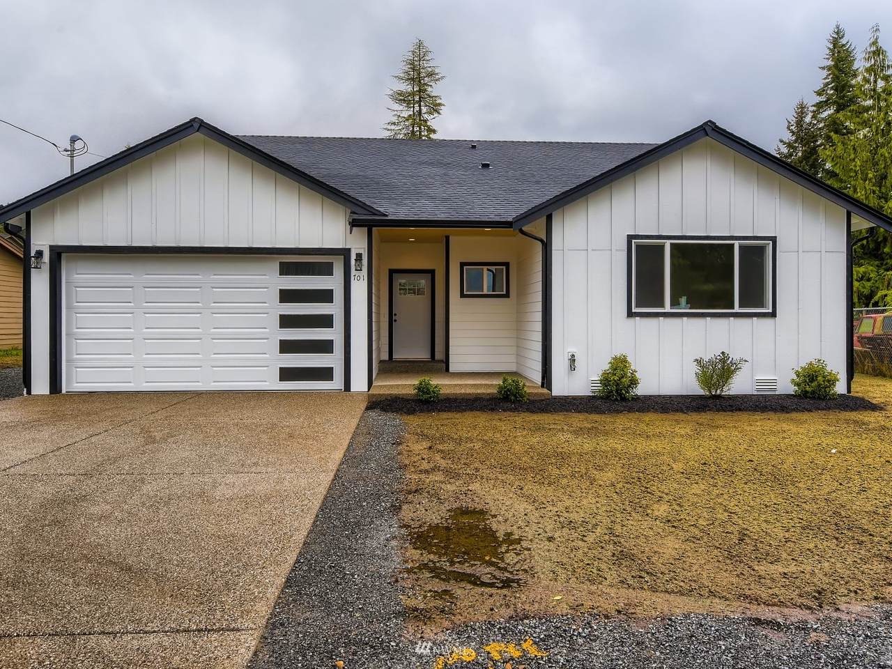 701 Stanley Place - Photo 1
