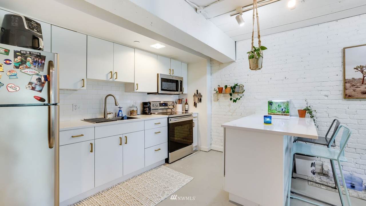 1507 Western Avenue - Photo 1