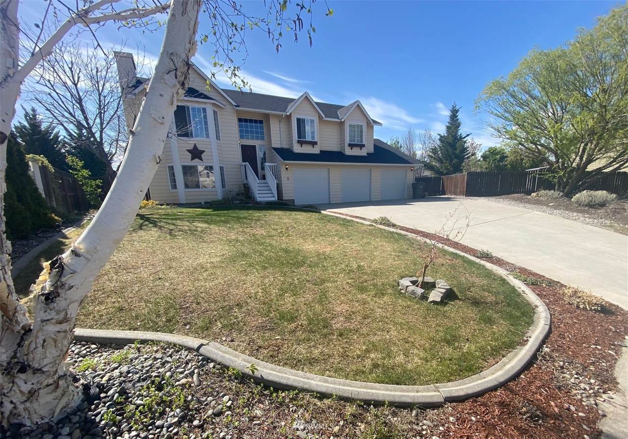 2371 Veedol Drive - Photo 1