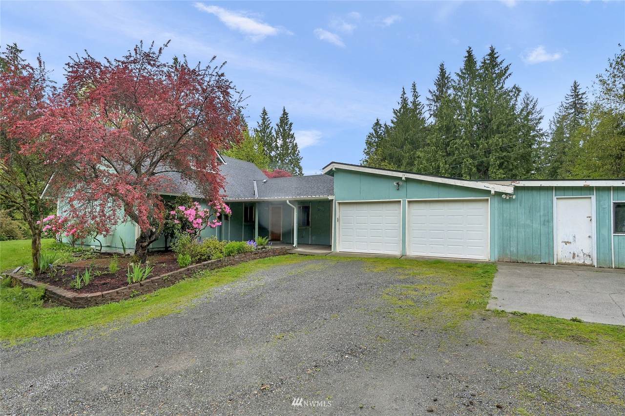 6026 133rd Avenue - Photo 1