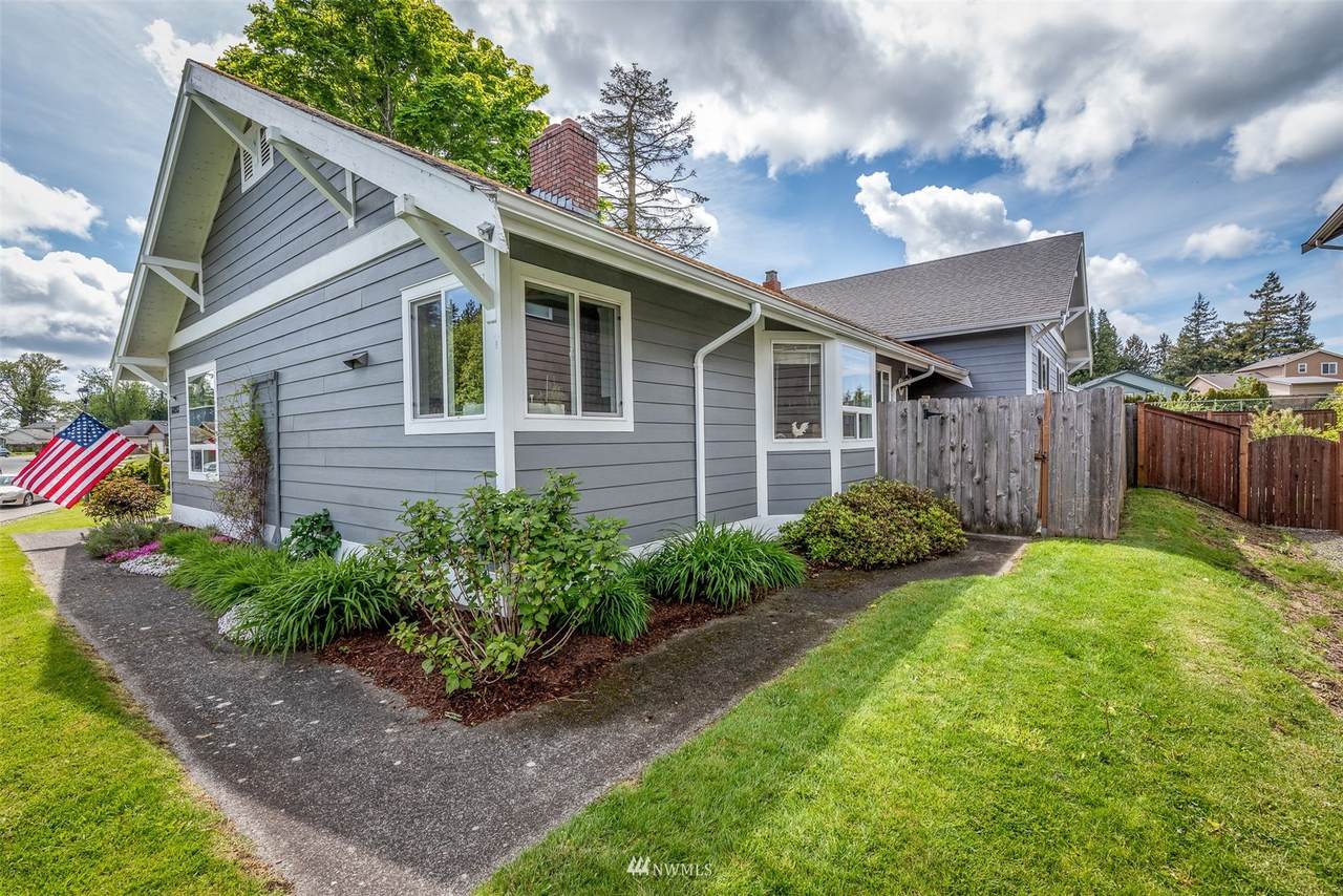 6093 Captains Way - Photo 1