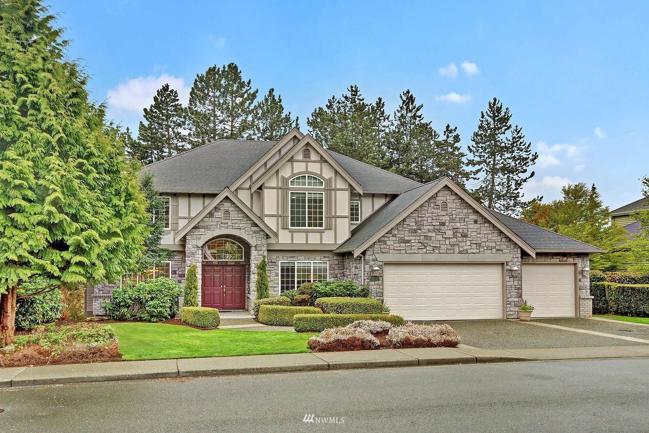 6237 167th Avenue - Photo 1
