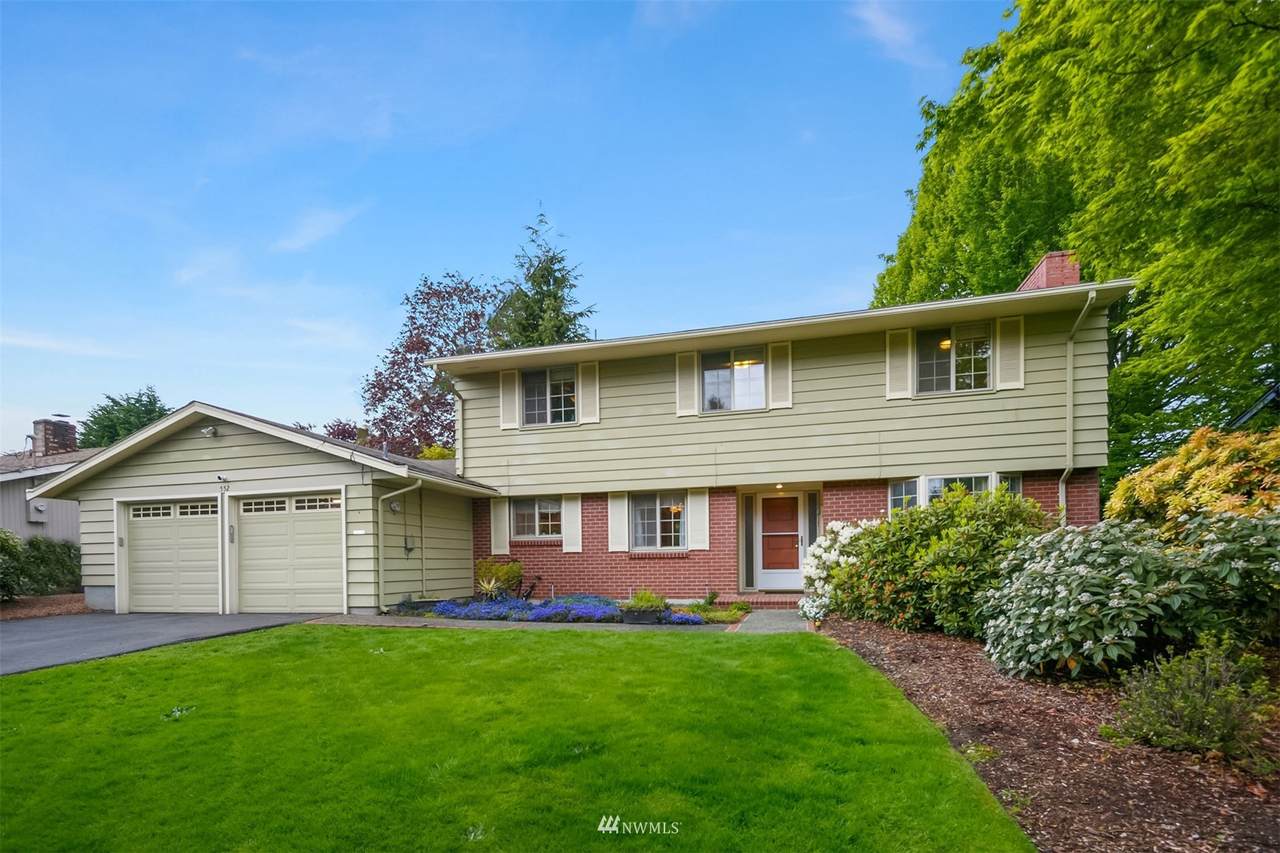552 158th Street - Photo 1