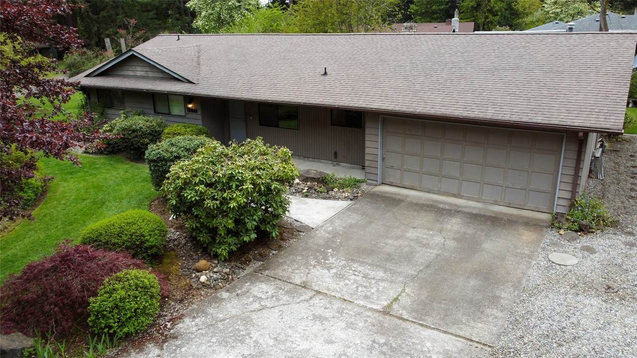 4411 Clearwater Drive - Photo 1