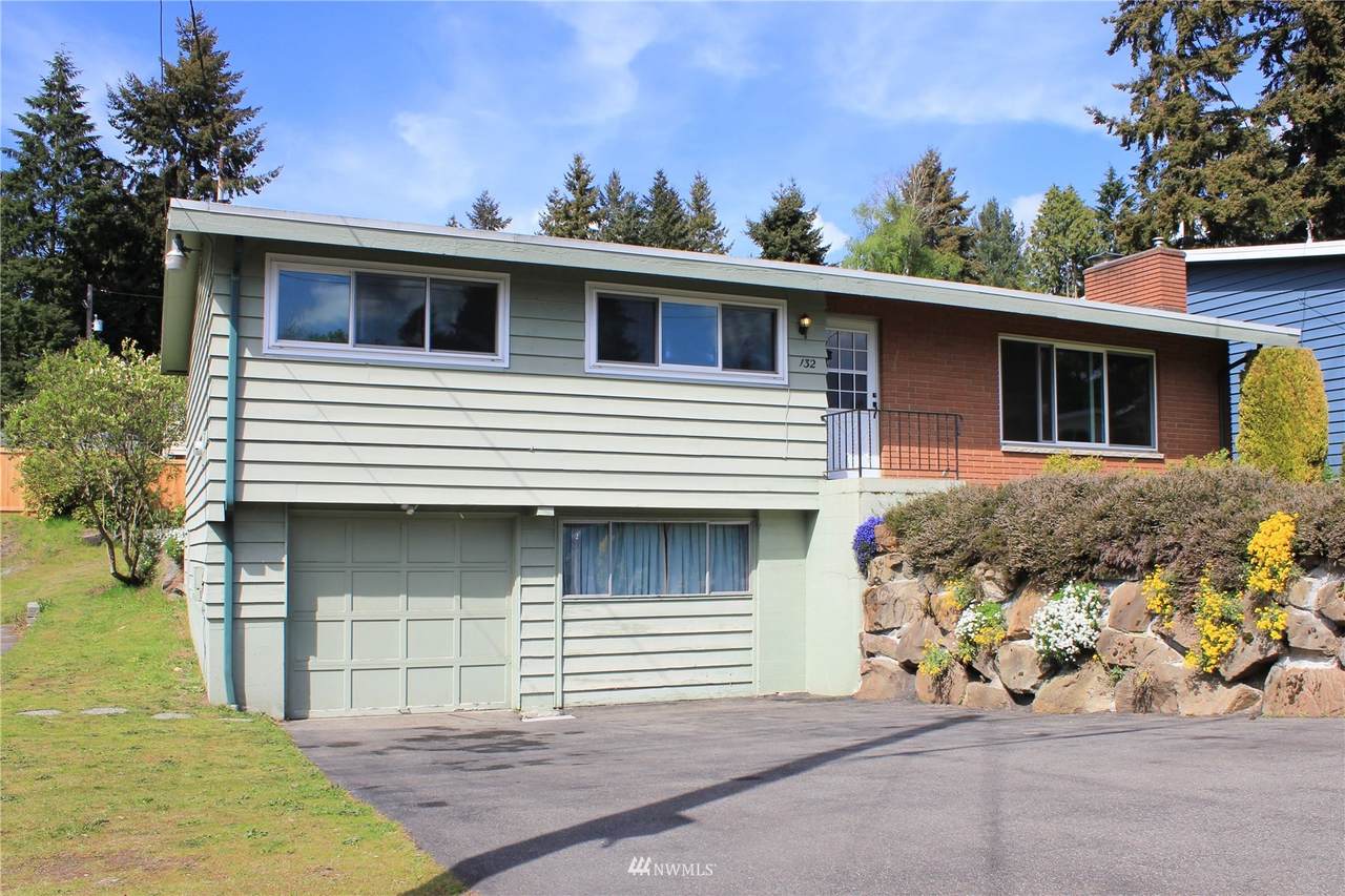 132 165th Street - Photo 1