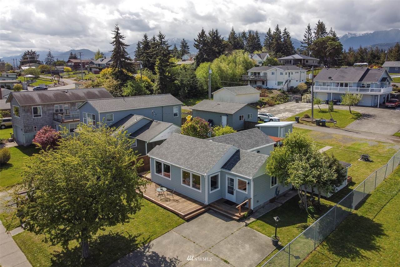 1728 7th Street - Photo 1