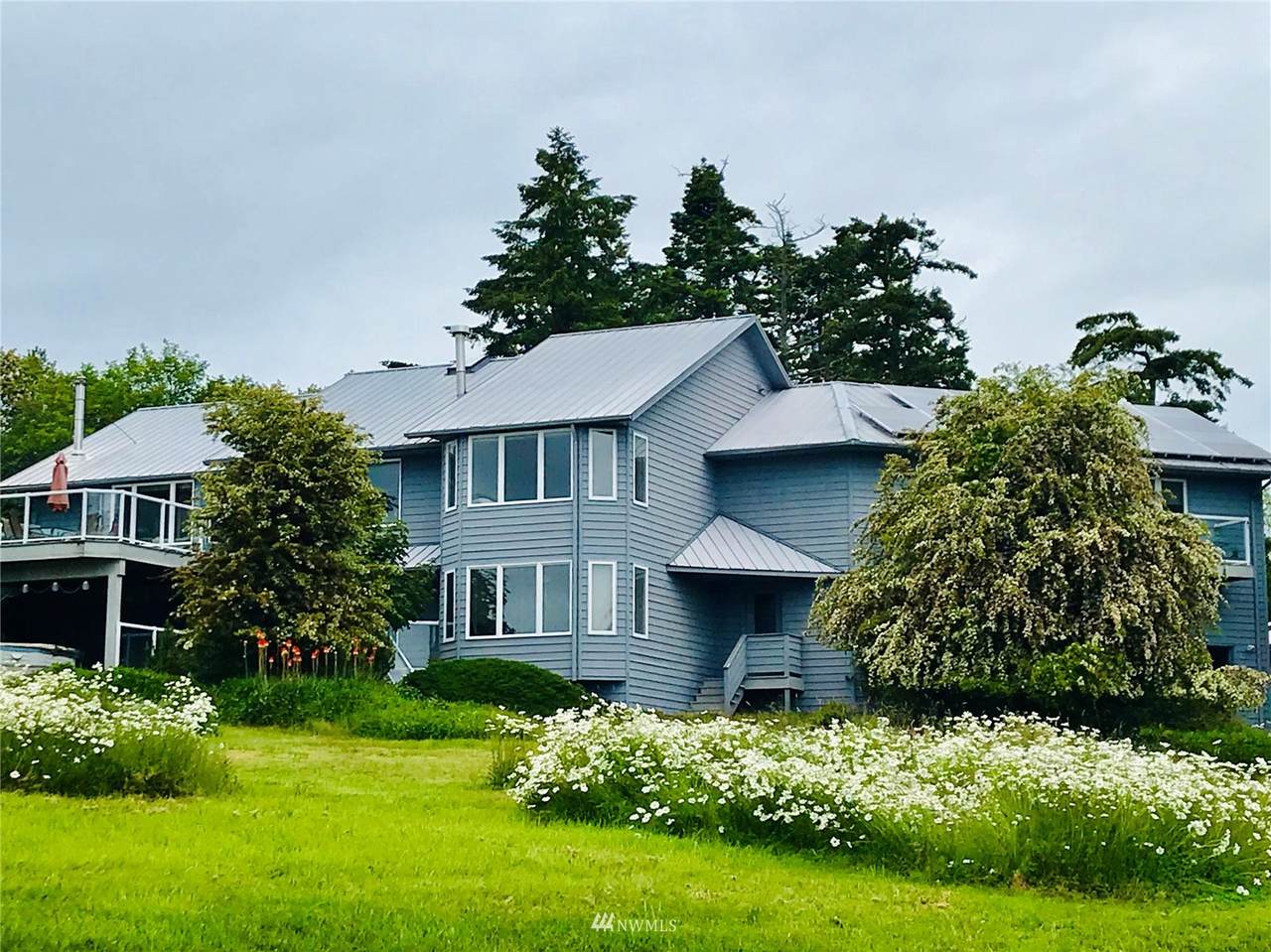 210 Straits View Drive - Photo 1