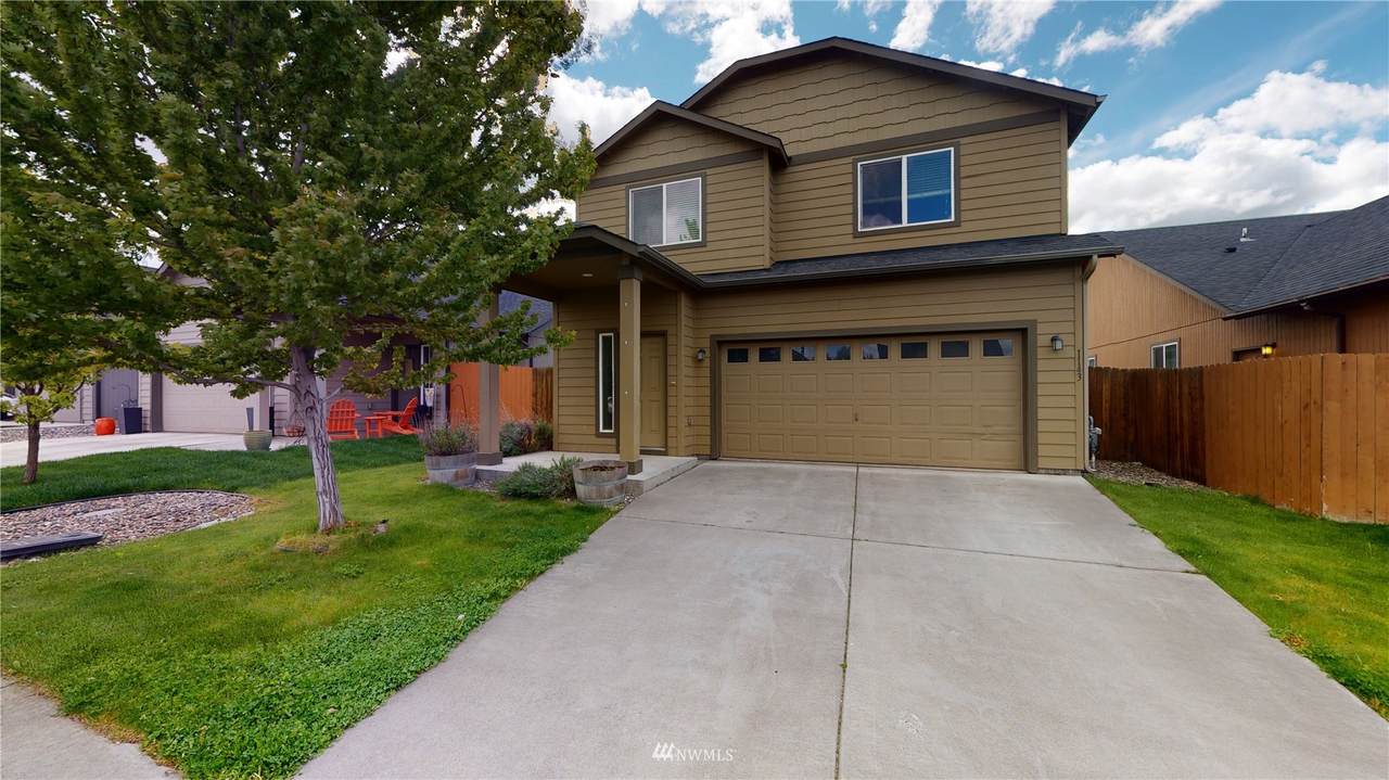 1143 Carver Street - Photo 1