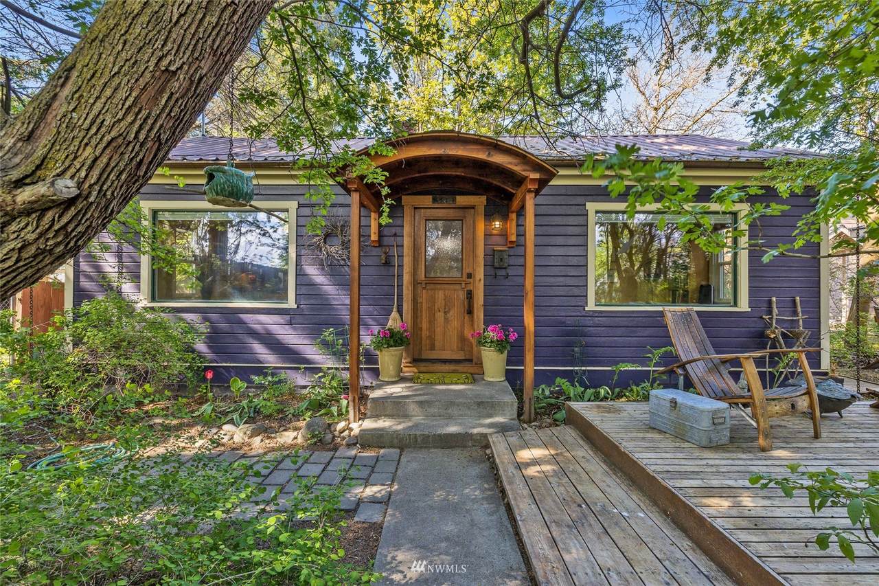 811 7th Avenue - Photo 1