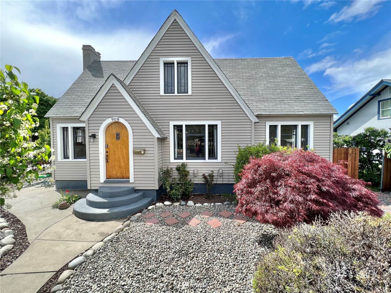 908 Miller St - Photo 1