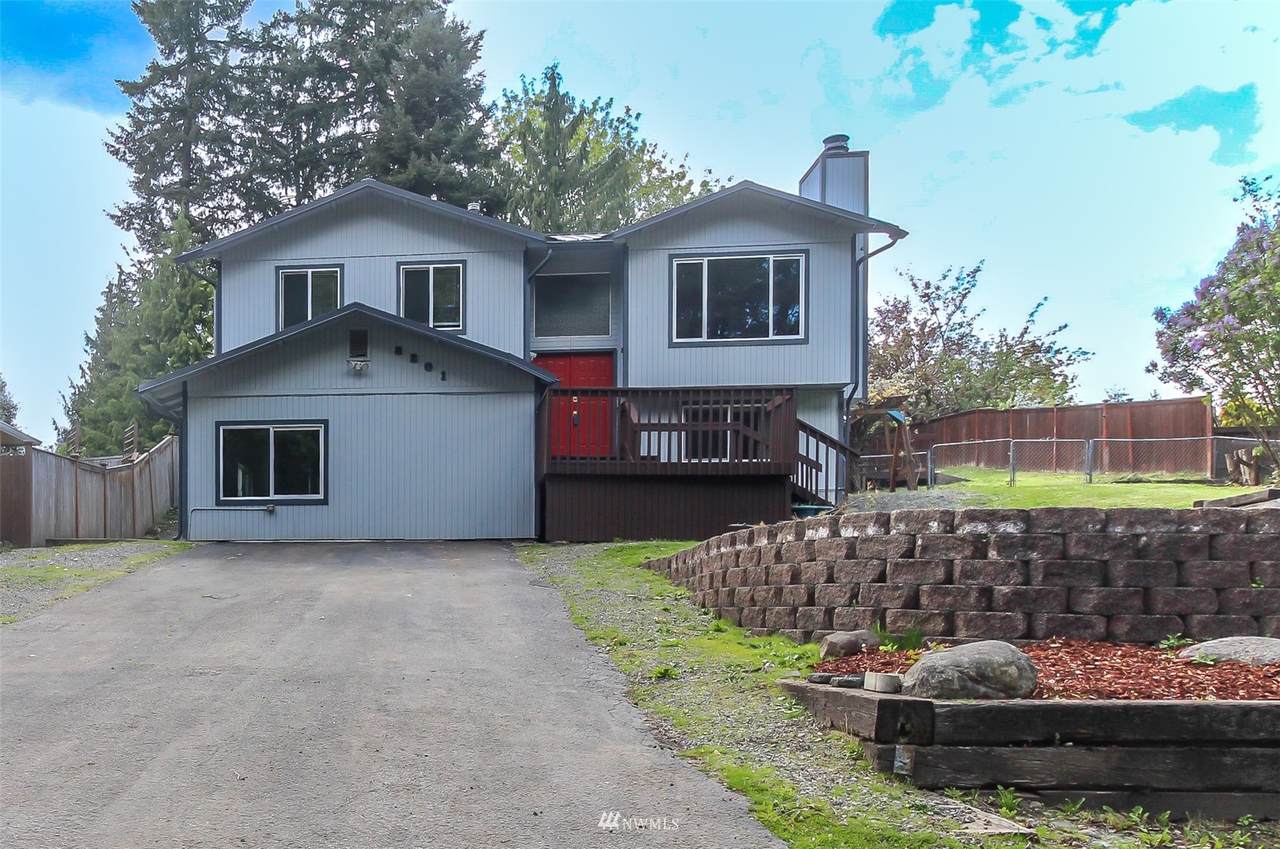 8201 181st Avenue - Photo 1