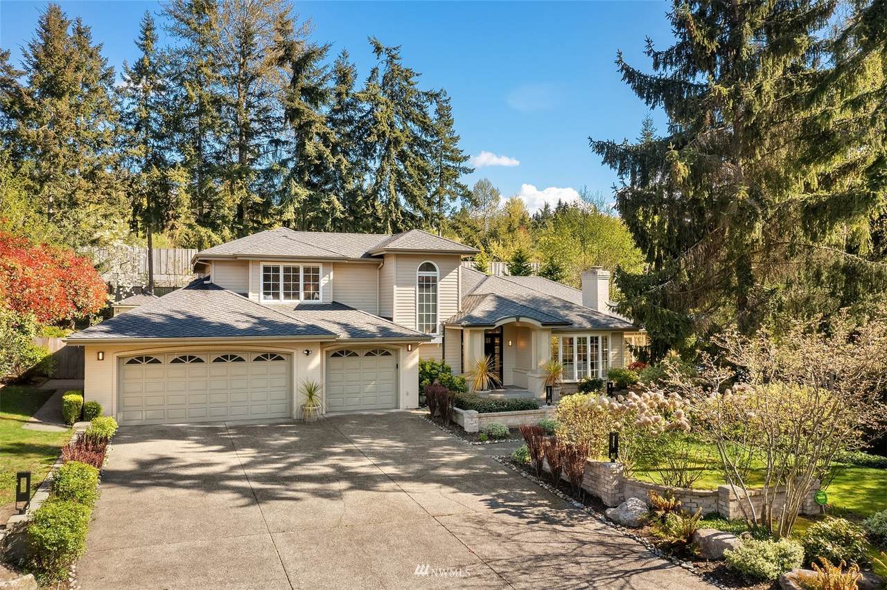 8521 Hunts Point Lane - Photo 1
