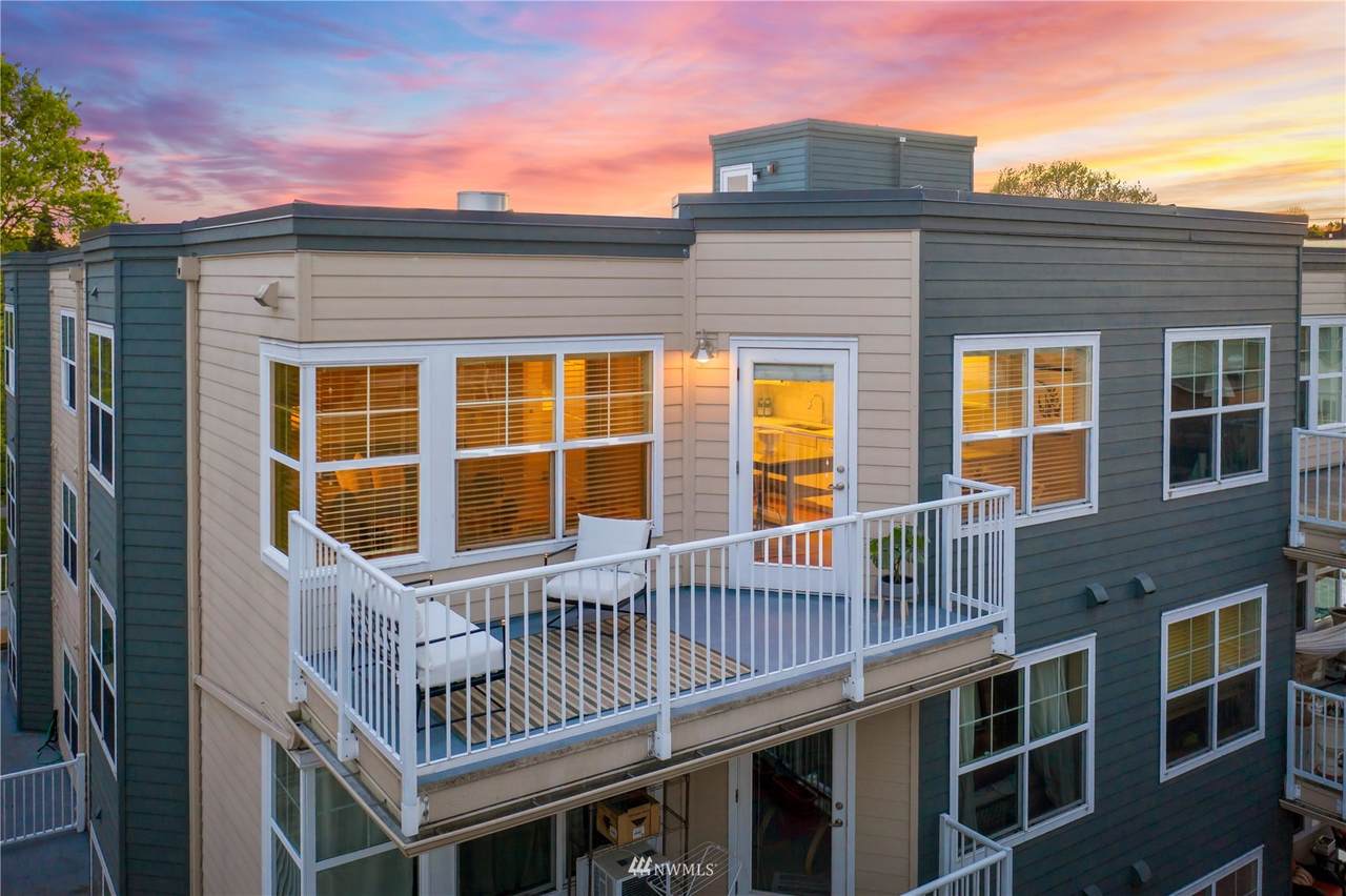 432 Ravenna Boulevard - Photo 1
