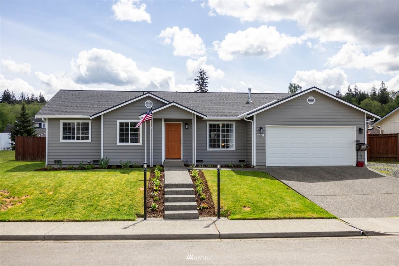 1718 30th Street - Photo 1