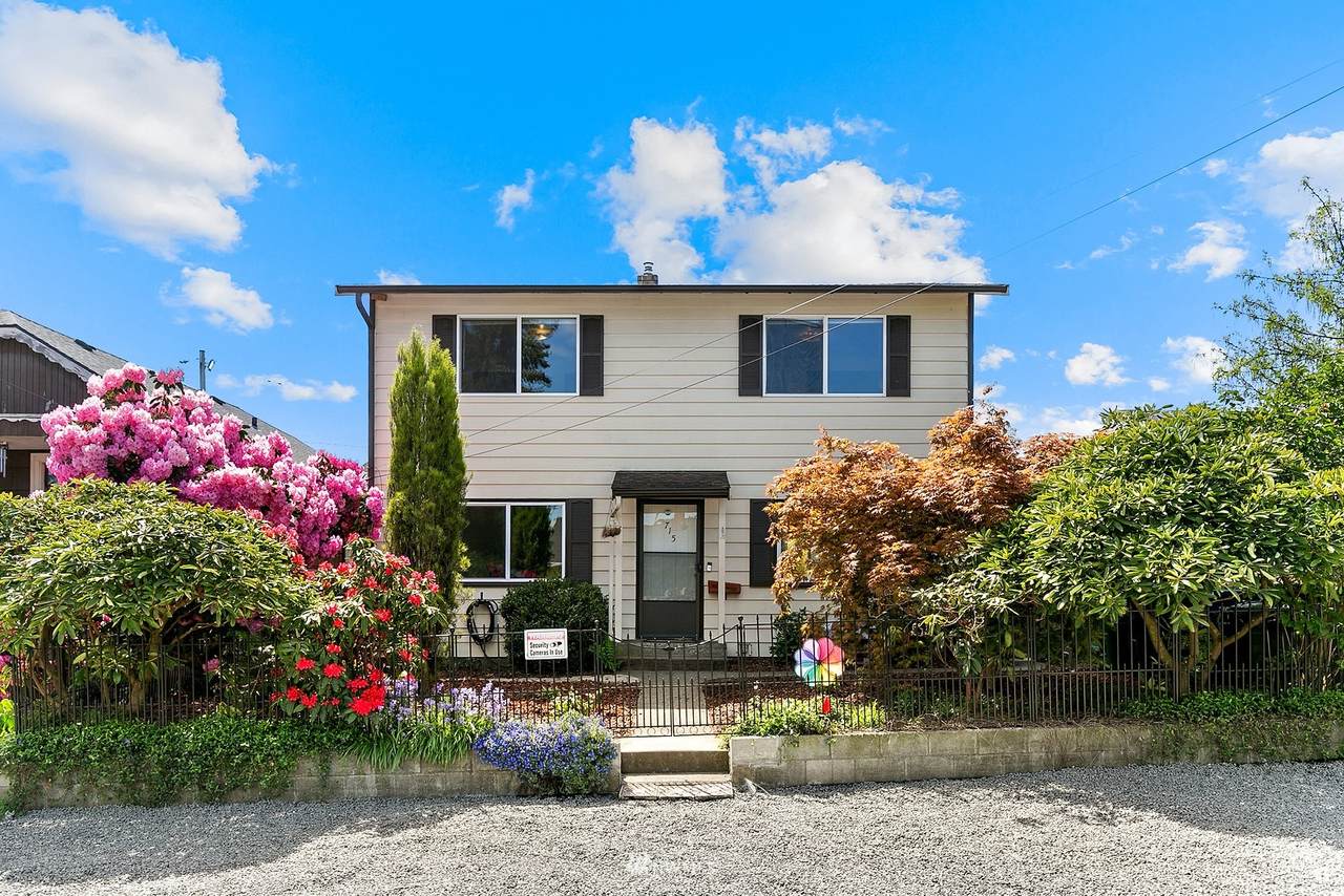 715 102nd Street - Photo 1